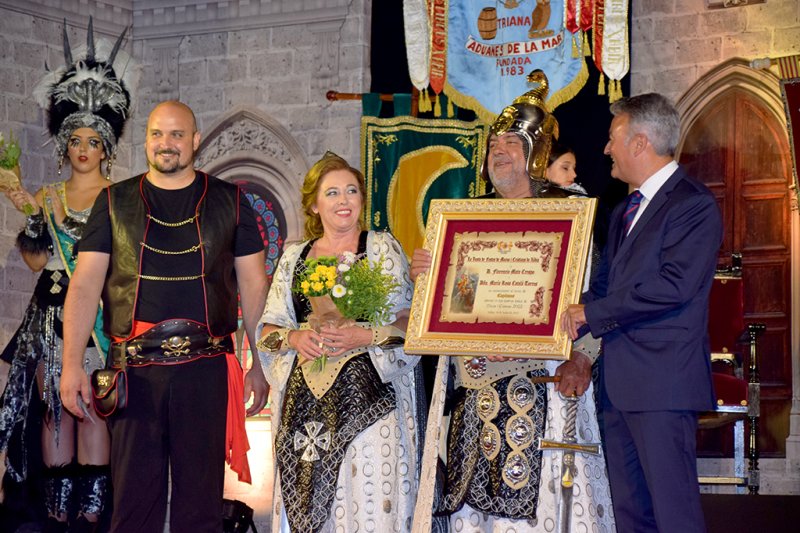 Los Moros i Cristians de Xàbia arrancan con una presentación cargada de emociones y homenajes Los Moros i Cristians de Xàbia arrancan con una presentación cargada de emociones y homenajes